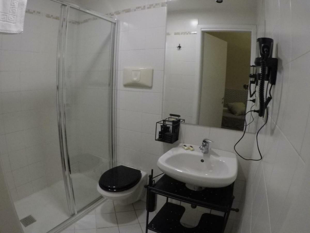 Ace Rooms Vsg Villa San Giovanni Luaran gambar